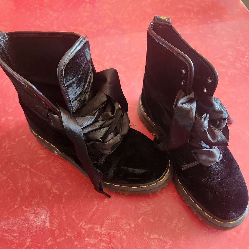 Black Velvet Dr. Martens size 5